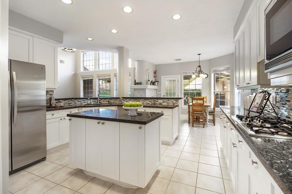 5310 Indian Shr Ln, Houston TX  77041-4299 exterior