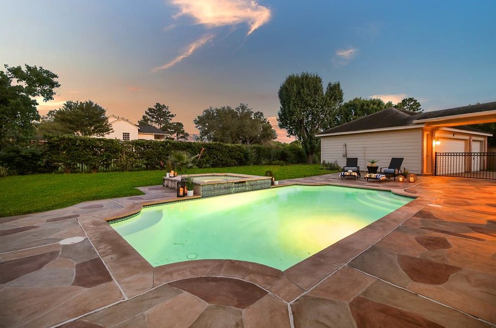 5310 Indian Shr Ln, Houston TX  77041-4299 exterior