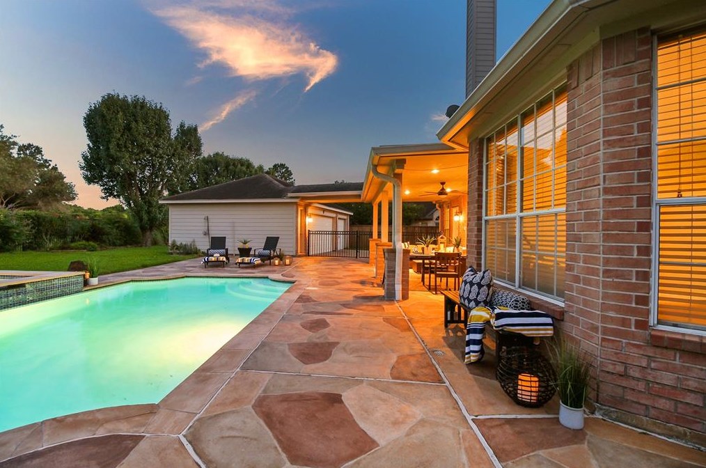 5310 Indian Shr Ln, Houston TX  77041-4299 exterior