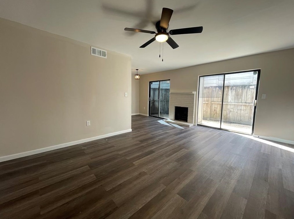 5636 Birchmont Dr #21c, Houston, TX 77091