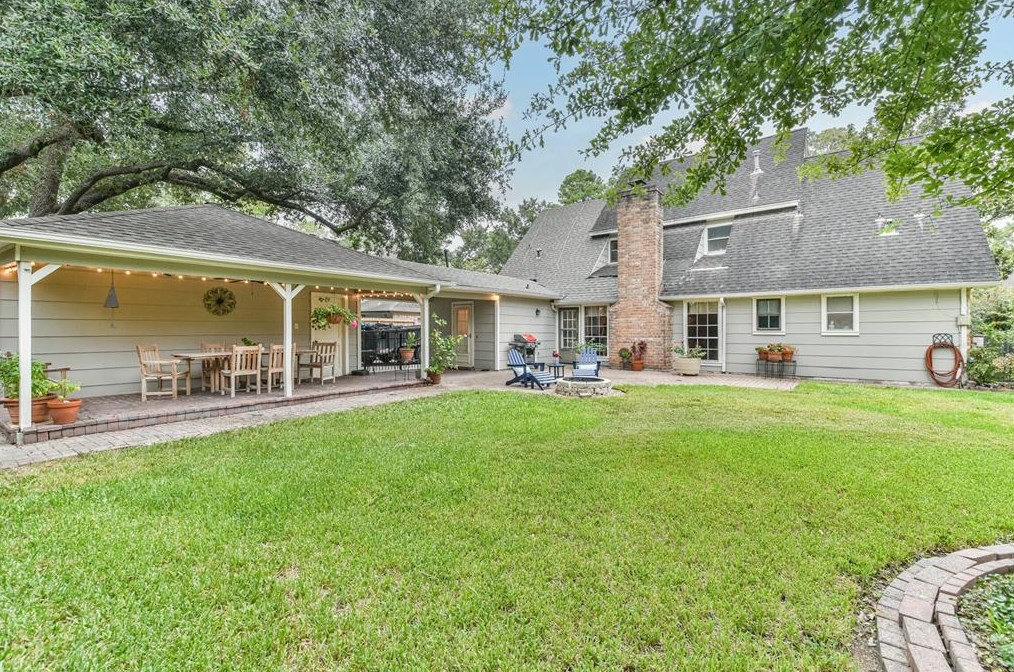 11915 Normont Dr, Houston TX  77070-2958 exterior