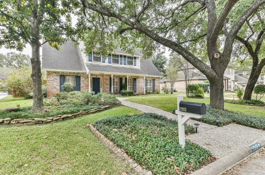 11915 Normont Dr, Houston TX  77070-2958 exterior