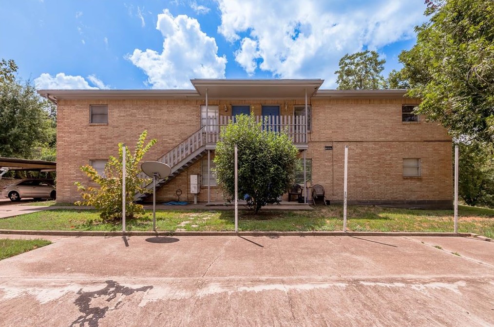 525 12th St Apt 8, Huntsville, TX 77340