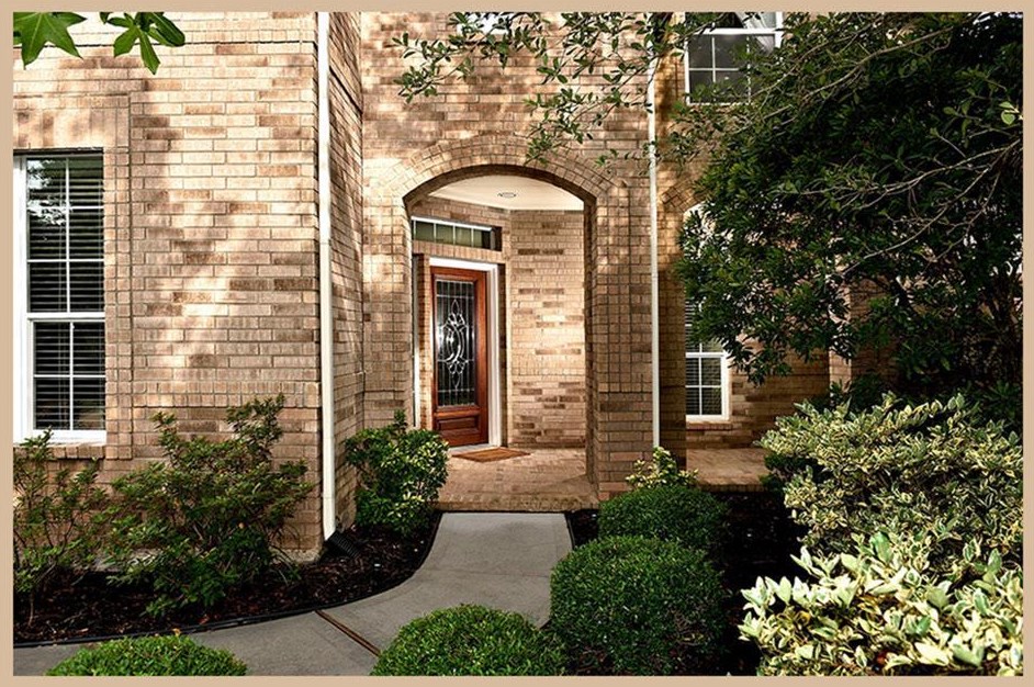 111 E French Oaks Cir, Spring, TX 77382