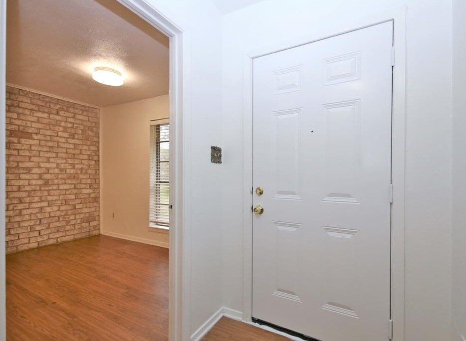 12361 Sharpview Dr, Houston TX  77072-2295 exterior