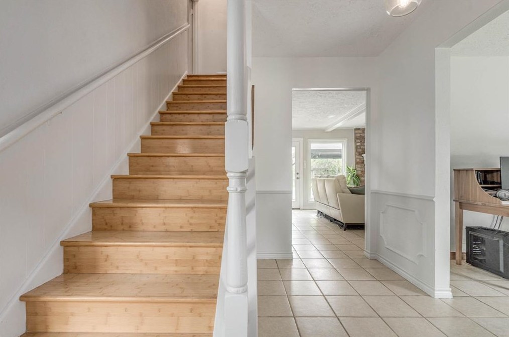 9614 Springmont Dr, Houston TX  77080-1451 exterior