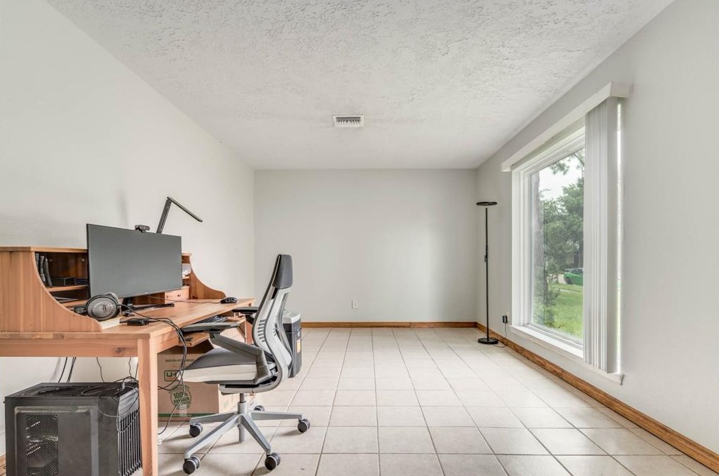 9614 Springmont Dr, Houston TX  77080-1451 exterior