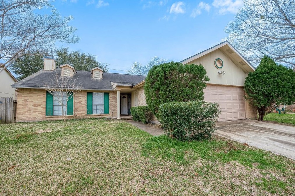 15507 Rio Del Sol Dr, Houston, TX 77083