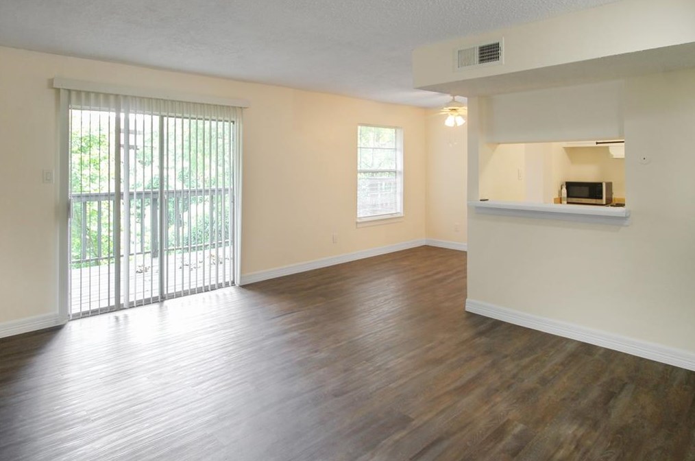8233 Kingsbrook Rd, Houston, TX 77024-3389