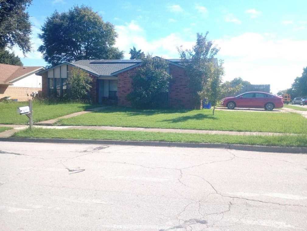 6500 Alta Vista Dr, Fort Worth, TX 76148