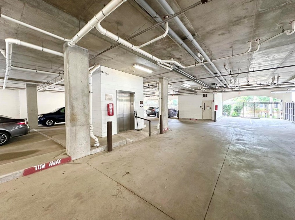 7134 Mapleridge St, Houston TX  77081-6629 exterior