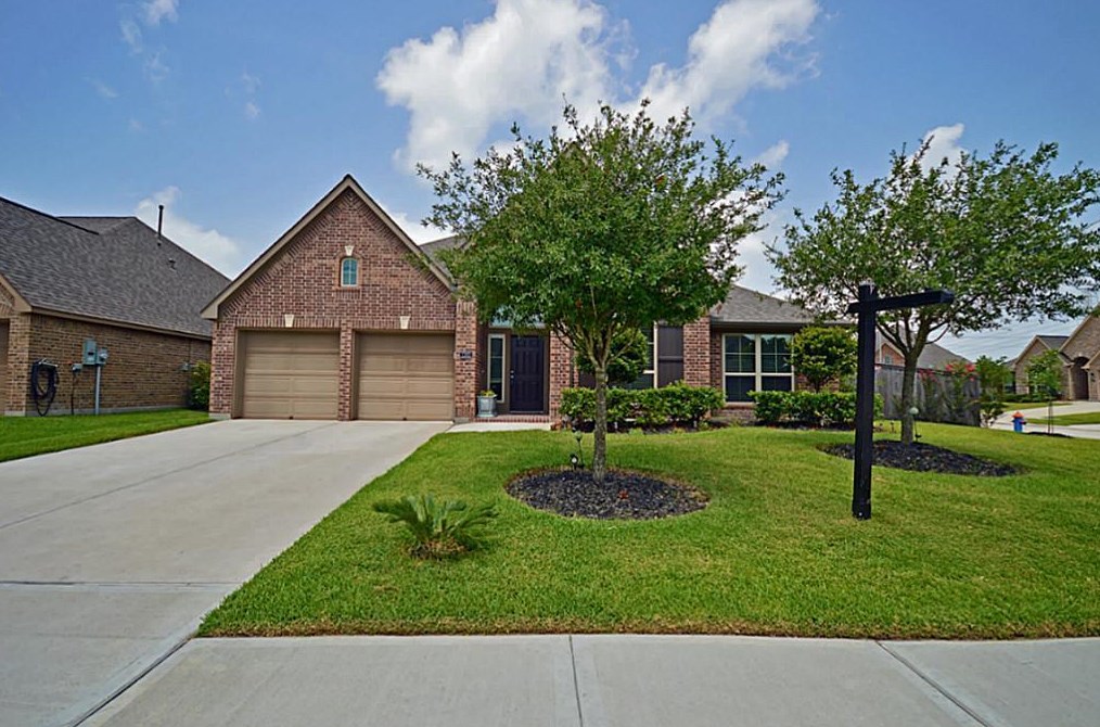 2202 Lost Bridge Ln, Pearland, TX 77584