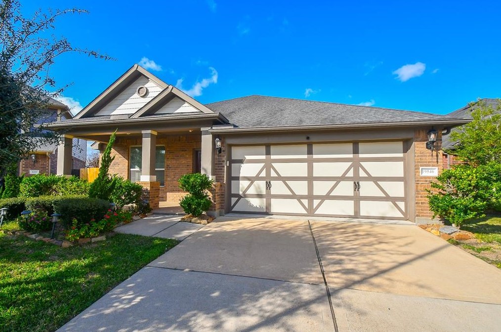 19546 Brighton Brook Ln, Richmond, TX 77407