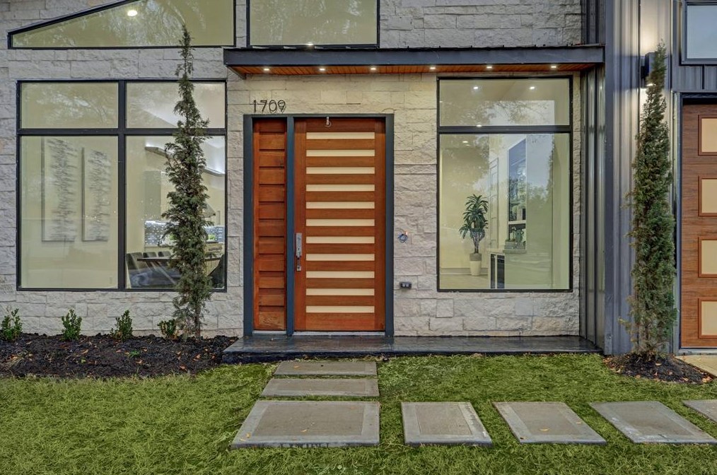 1709 Reverse St, Houston, TX 77055-5313