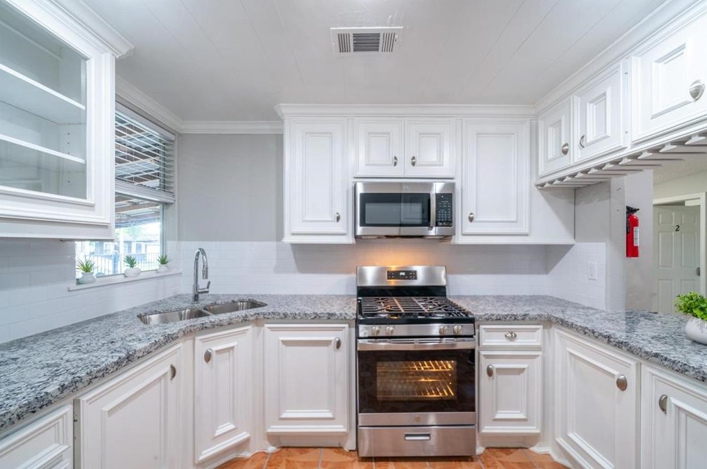 265 Owens St, Houston, TX 77029-4536