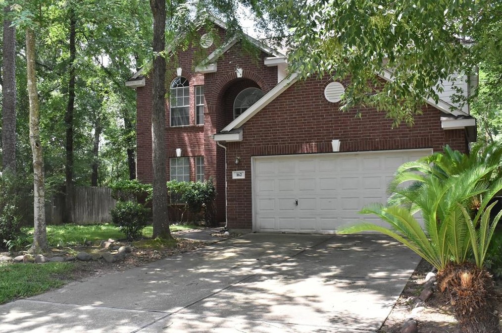 162 W Russet Grove Cir, Conroe, TX 77384
