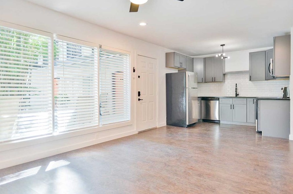 219 Marshall St #207, Houston, TX 77006