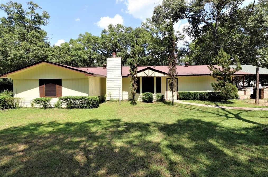 200 Beverly Dr, Shepherd, TX 77371-2026