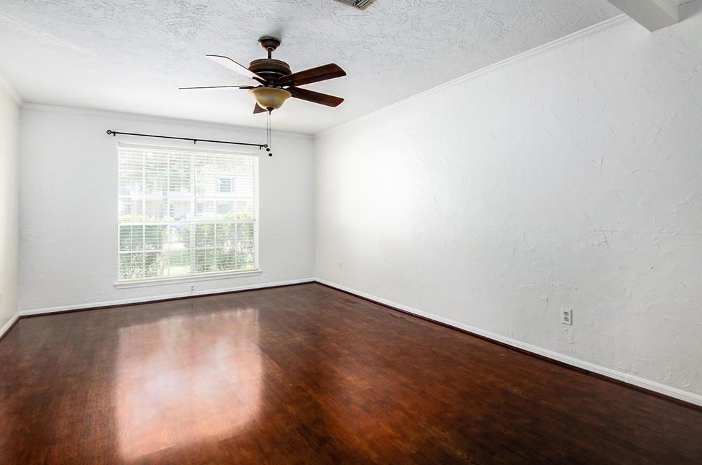 505 Heathgate Dr, Houston, TX 77062