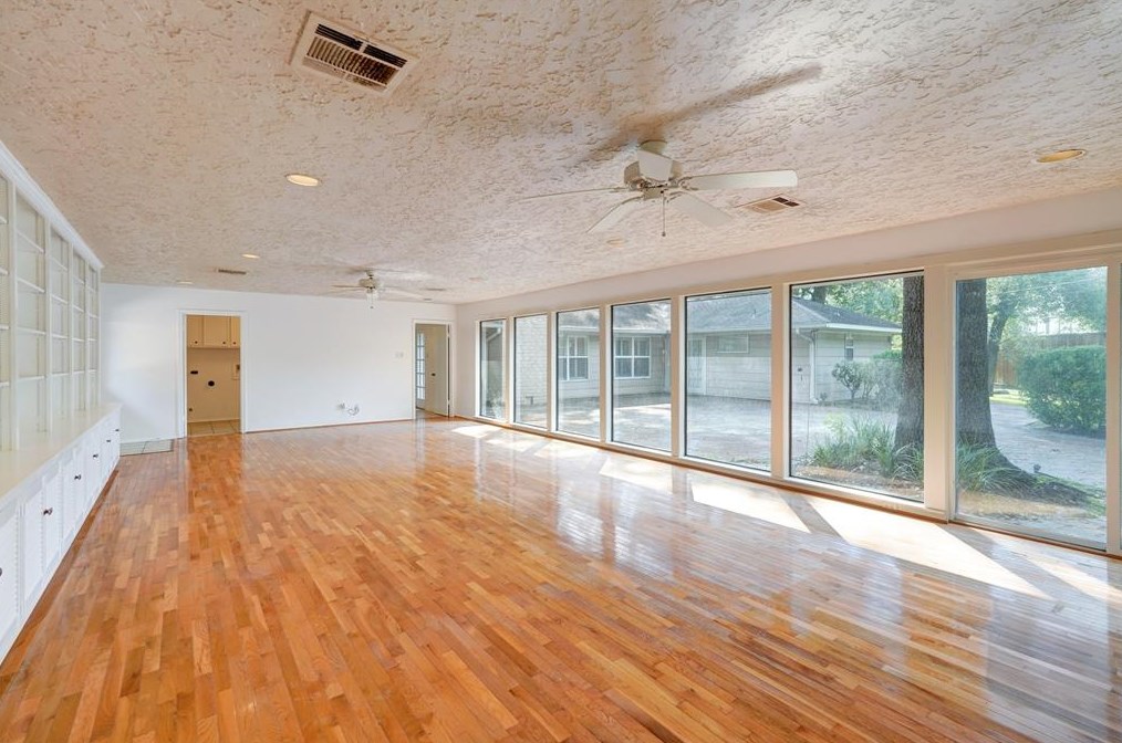 938 Magdalene Dr, Houston TX  77024-2611 exterior