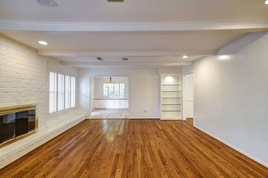 938 Magdalene Dr, Houston TX  77024-2611 exterior