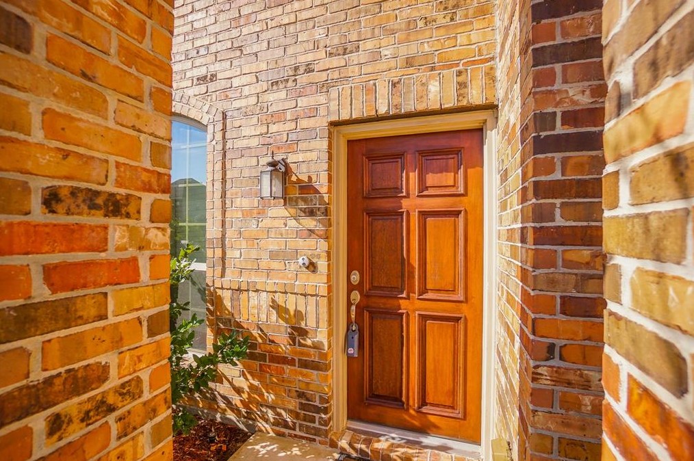 2835 Dragonwick Dr, Houston, TX 77045
