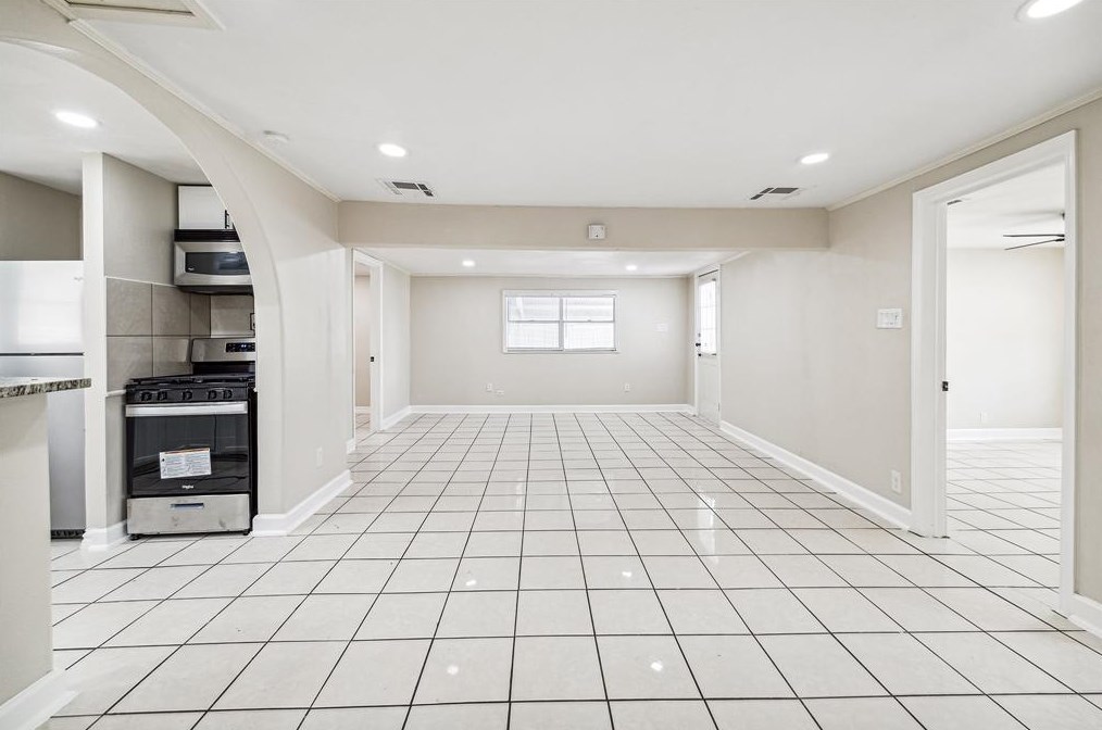 218 Fayle St, Baytown TX  77520-4922 exterior