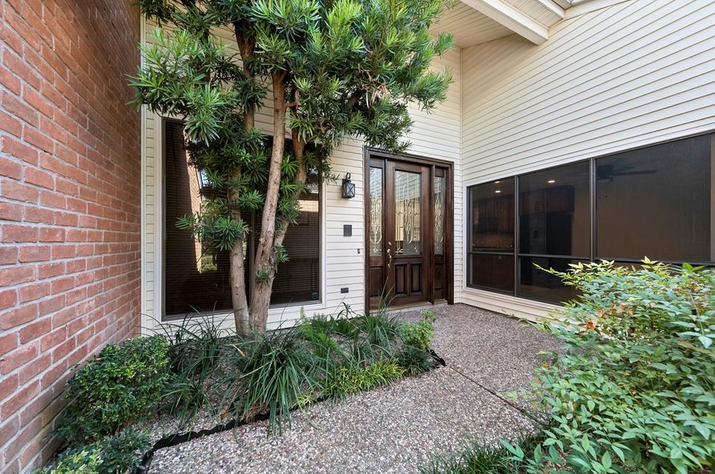12203 Carriage Hill Dr, Houston, TX 77077-2510