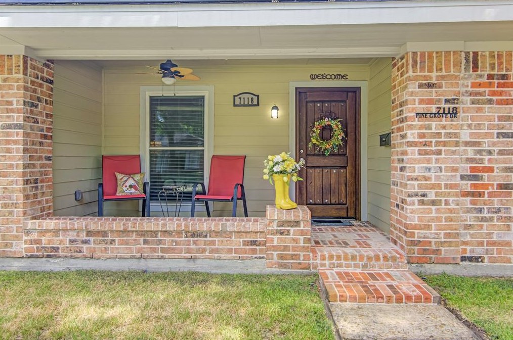 7118 Pine Grove Dr, Houston, TX 77092-1223