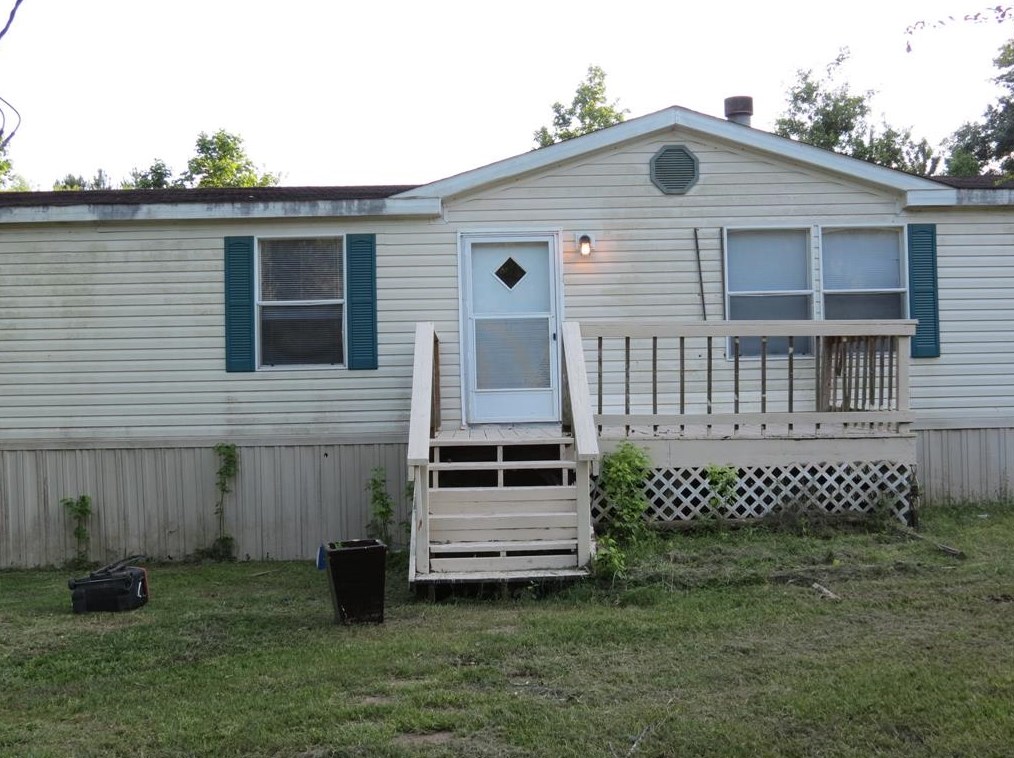 70 Hawthorne Rd, New Waverly, TX 77358