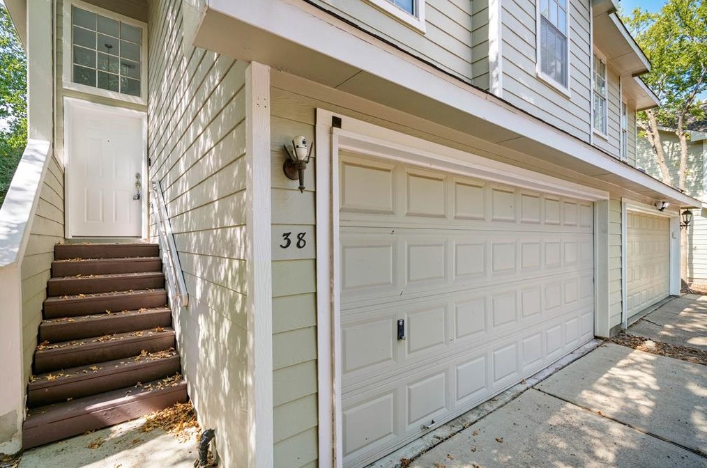 38 N Walden Elms Cir, Spring, TX 77382