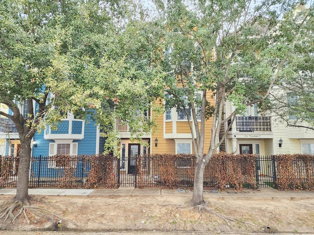 219 27th St, Houston TX  77008-2103 exterior