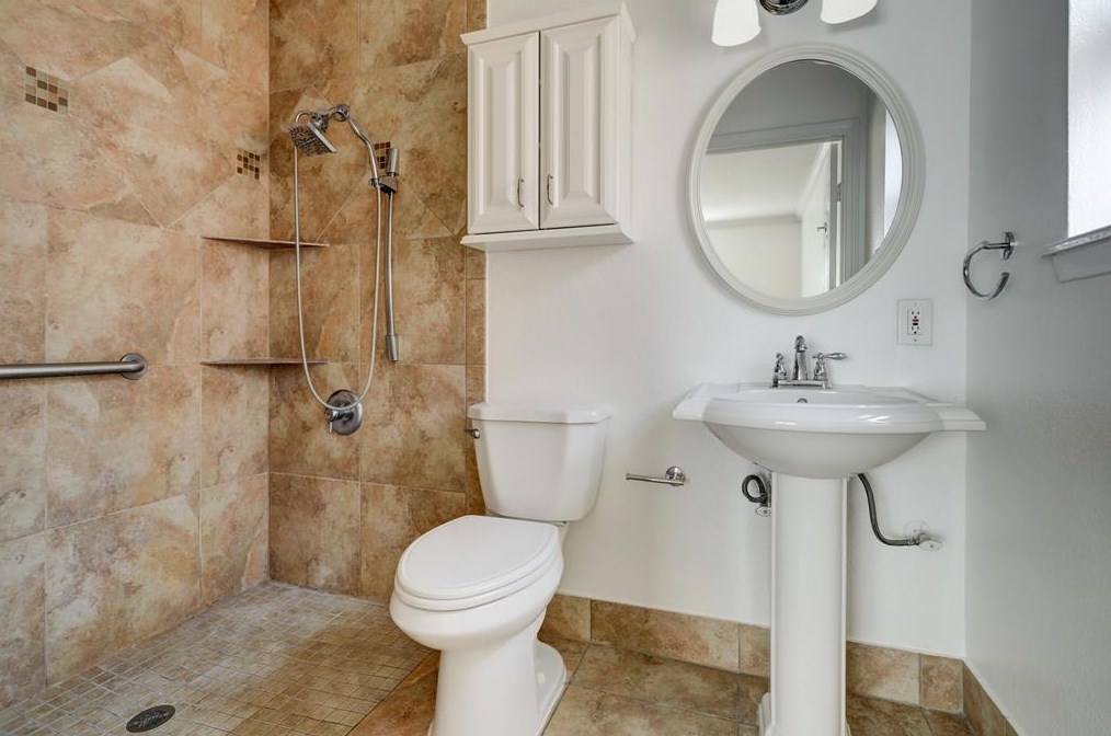 14115 Foxford Way, Houston TX  77015-2516 exterior