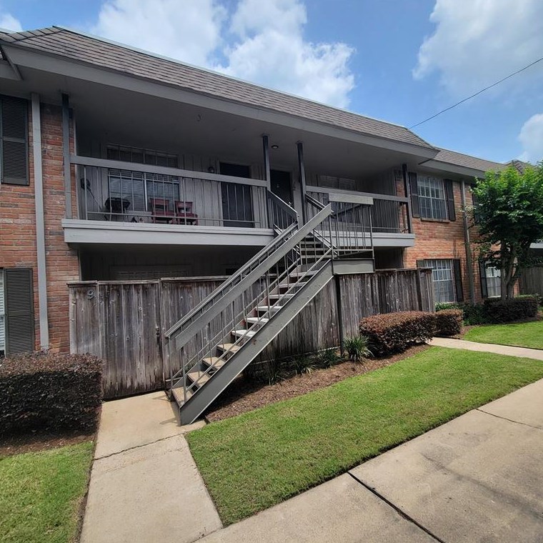 1223 Augusta Dr Apt 12, Houston, TX 77057