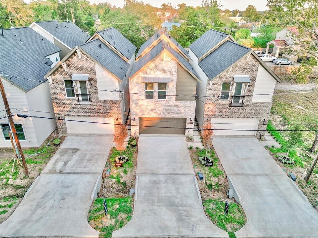 2911 Paul Quinn St, Houston, TX 77091