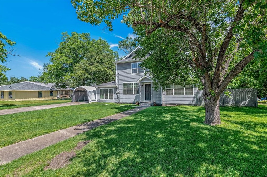 503 Teague St, White Hall, TX 77868