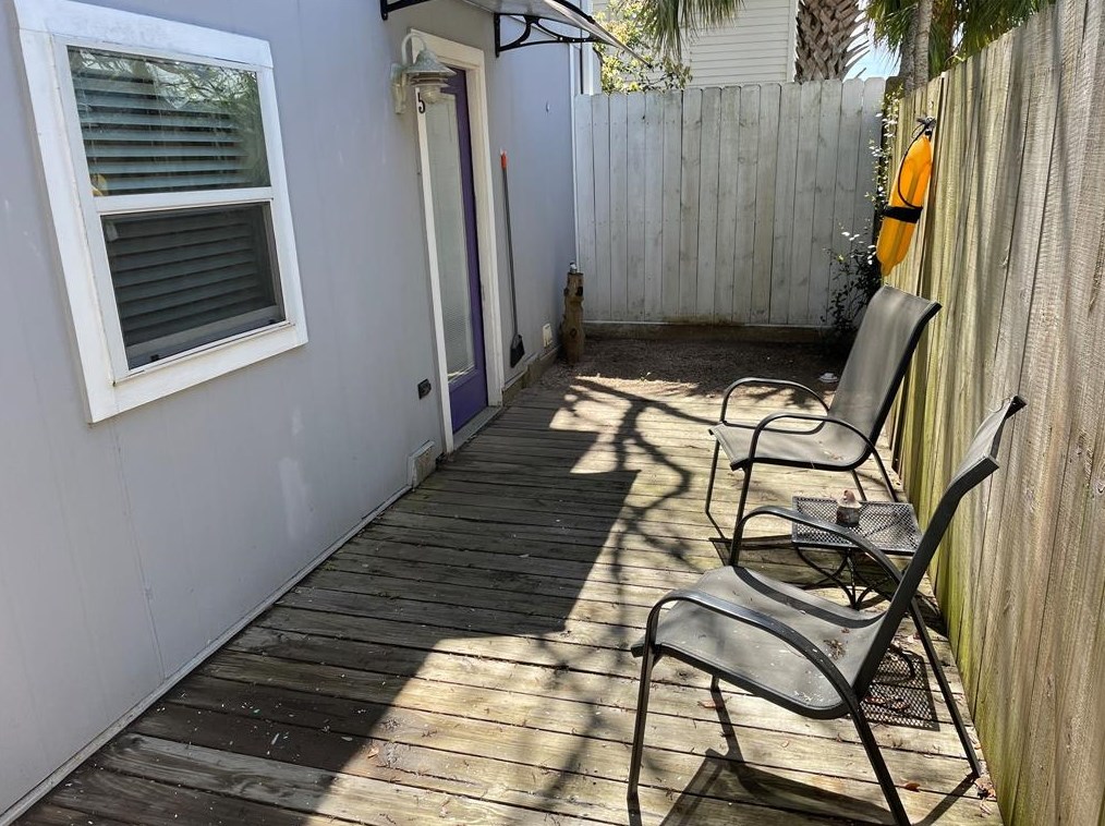 1107 13th St #5, Galveston, TX 77550