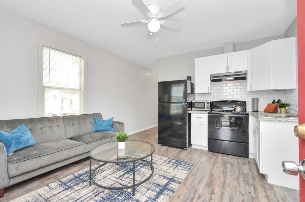 1801 Roosevelt St #1809, Houston, TX 77012