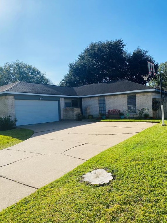 6810 Leandra Dr, Houston, TX 77083-1139