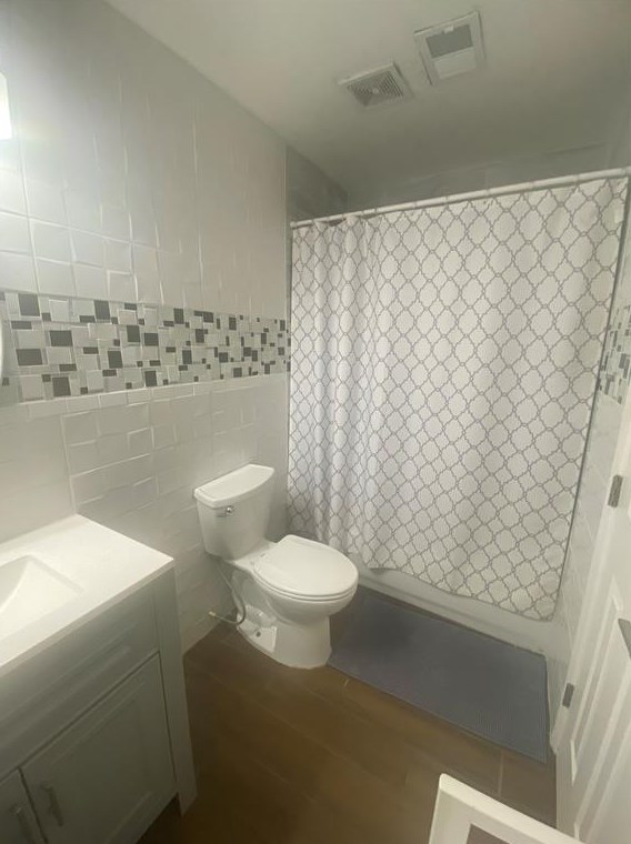 6810 Leandra Dr, Houston TX  77083-1140 exterior