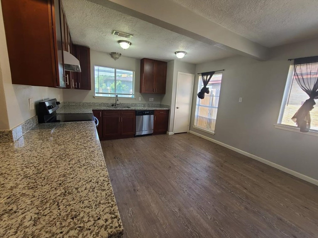 2538 Copper Valley Ct, Houston, TX 77067