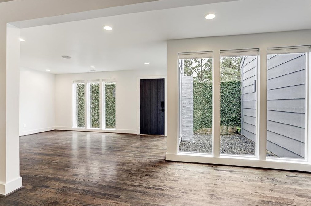 10222 Briar Forest Dr, Houston TX  77042-2400 exterior