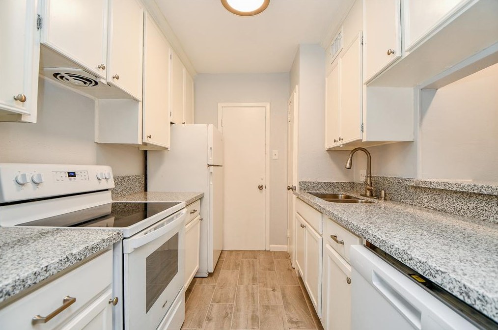 2822 Briarhurst Dr Apt 43, Houston, TX 77057