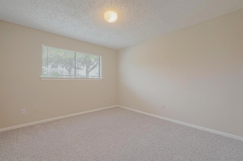 7106 Winkleman Rd, Houston, TX 77083-4338