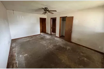 305 W Harrison Avenue, Electra, TX 76360 - Photo 6