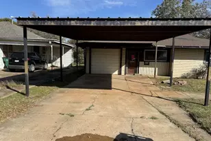 305 W Harrison Ave, Electra, TX 76360 - Photo 2