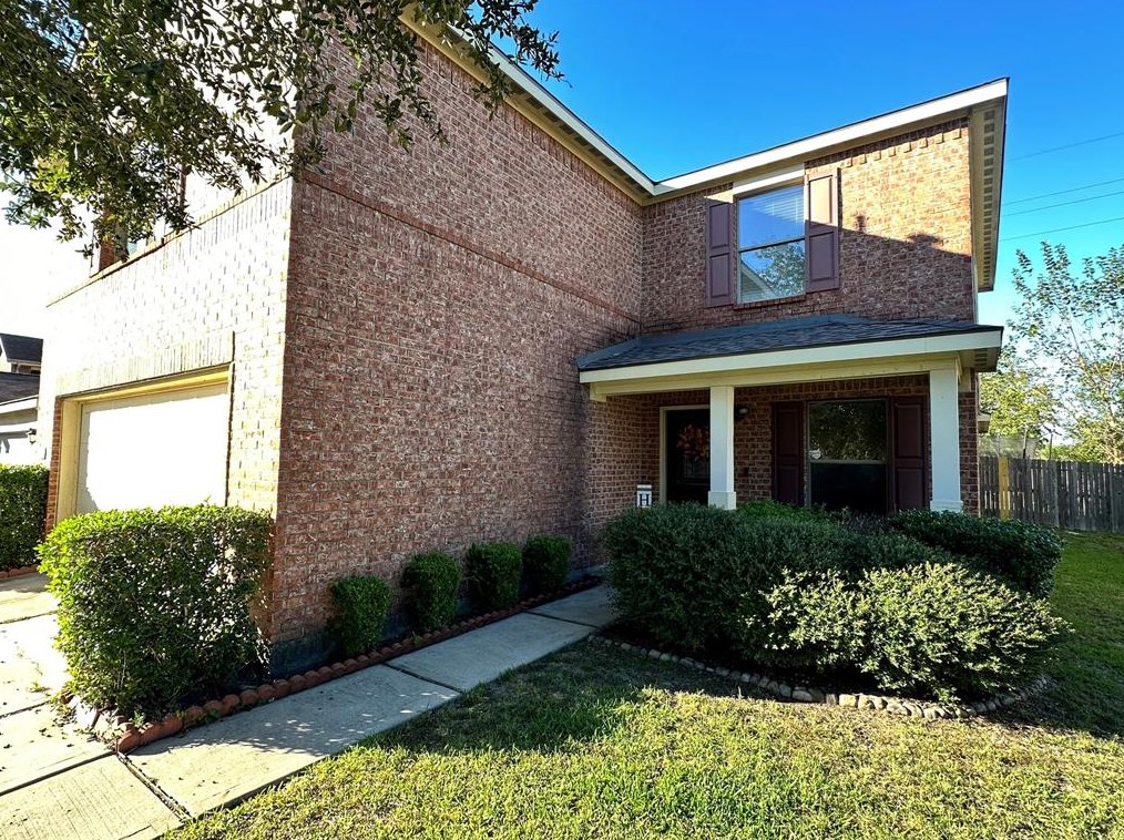 527 Remington Heights Dr, Houston, TX 77073