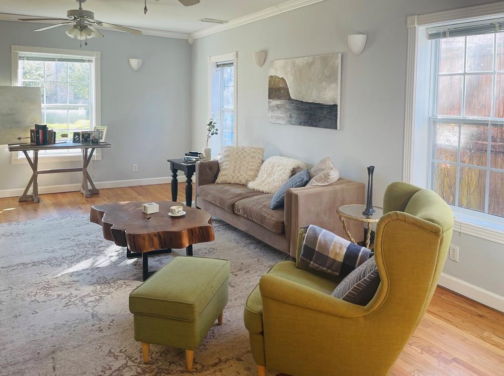 1960 Norfolk St, Houston, TX 77098-4224