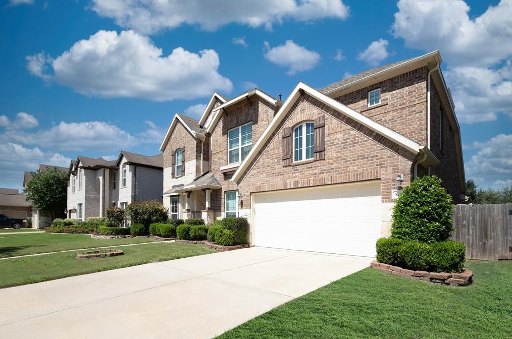 5219 Birch Falls Ln, Sugar Land, TX 77479