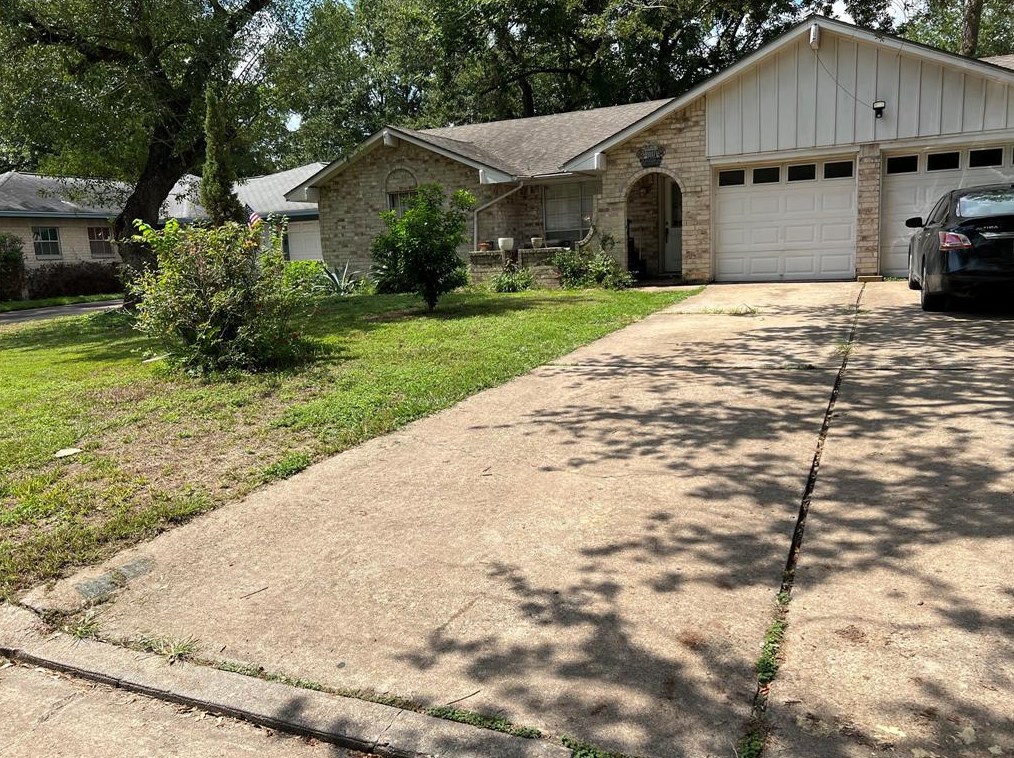 9807 Deanwood St, Houston, TX 77040-3935